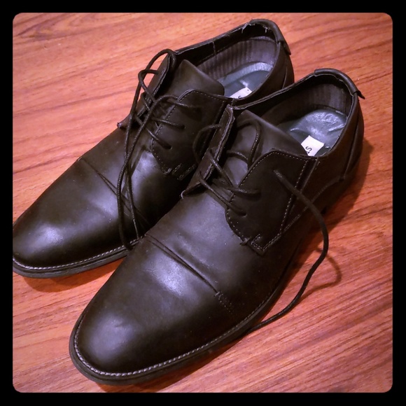Black Dress Shoes - Picture 3 of 4